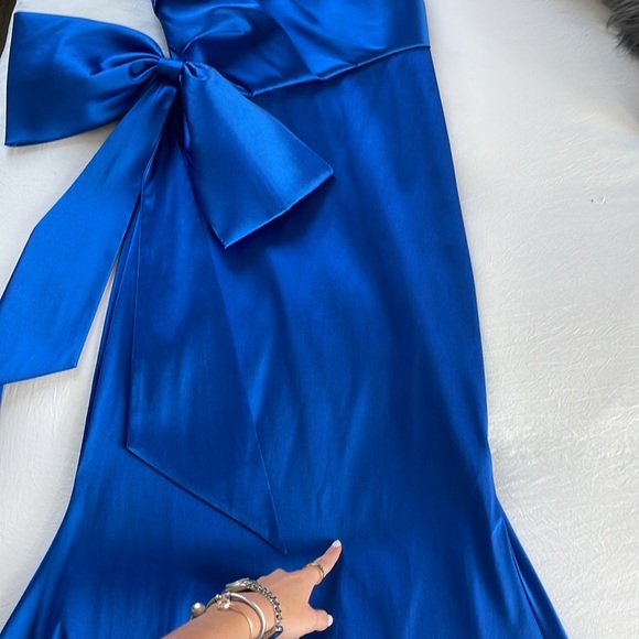 Sachin & Babi One Shoulder Bow Gown - Picture 7 of 8